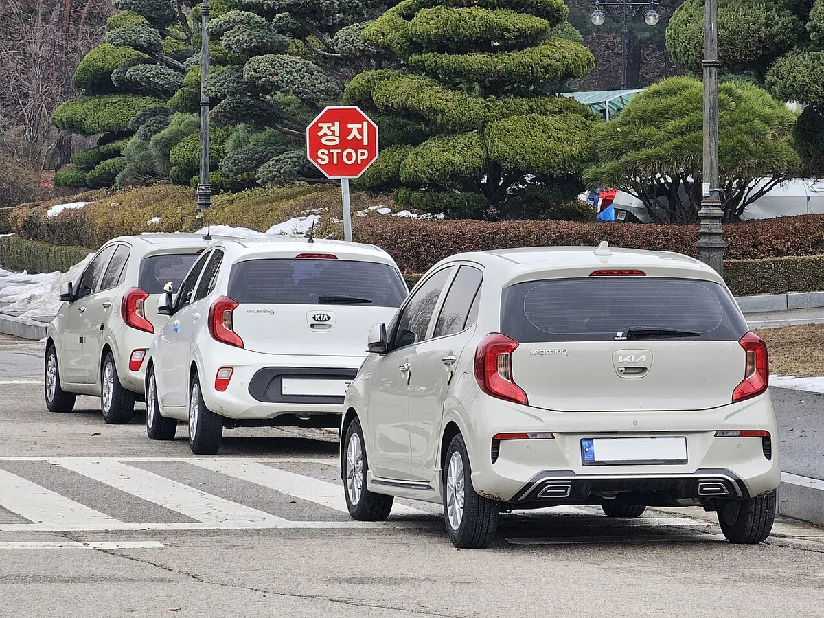 기아 모닝 가솔린 경차 후면, 경차 혜택 취득세 75만 원 감면과 개별소비세 과세 제외 대상 경형 승용차