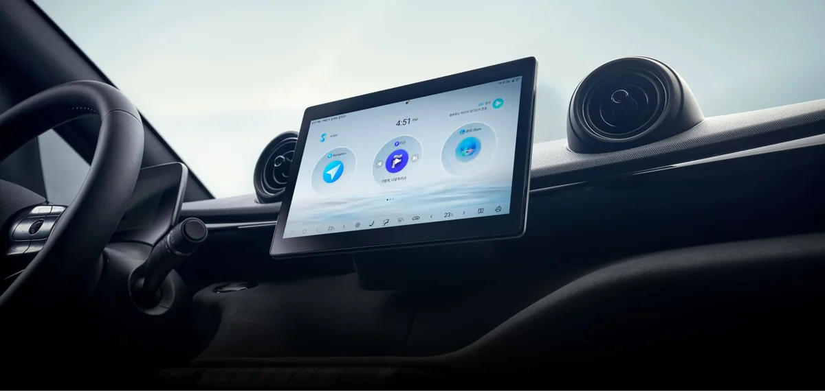 BYD 돌핀 실내 대시보드 중앙의 10.1인치 회전식 터치스크린