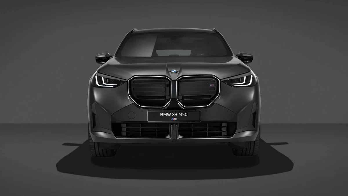 BMW X3 M50 정면 스튜디오 사진