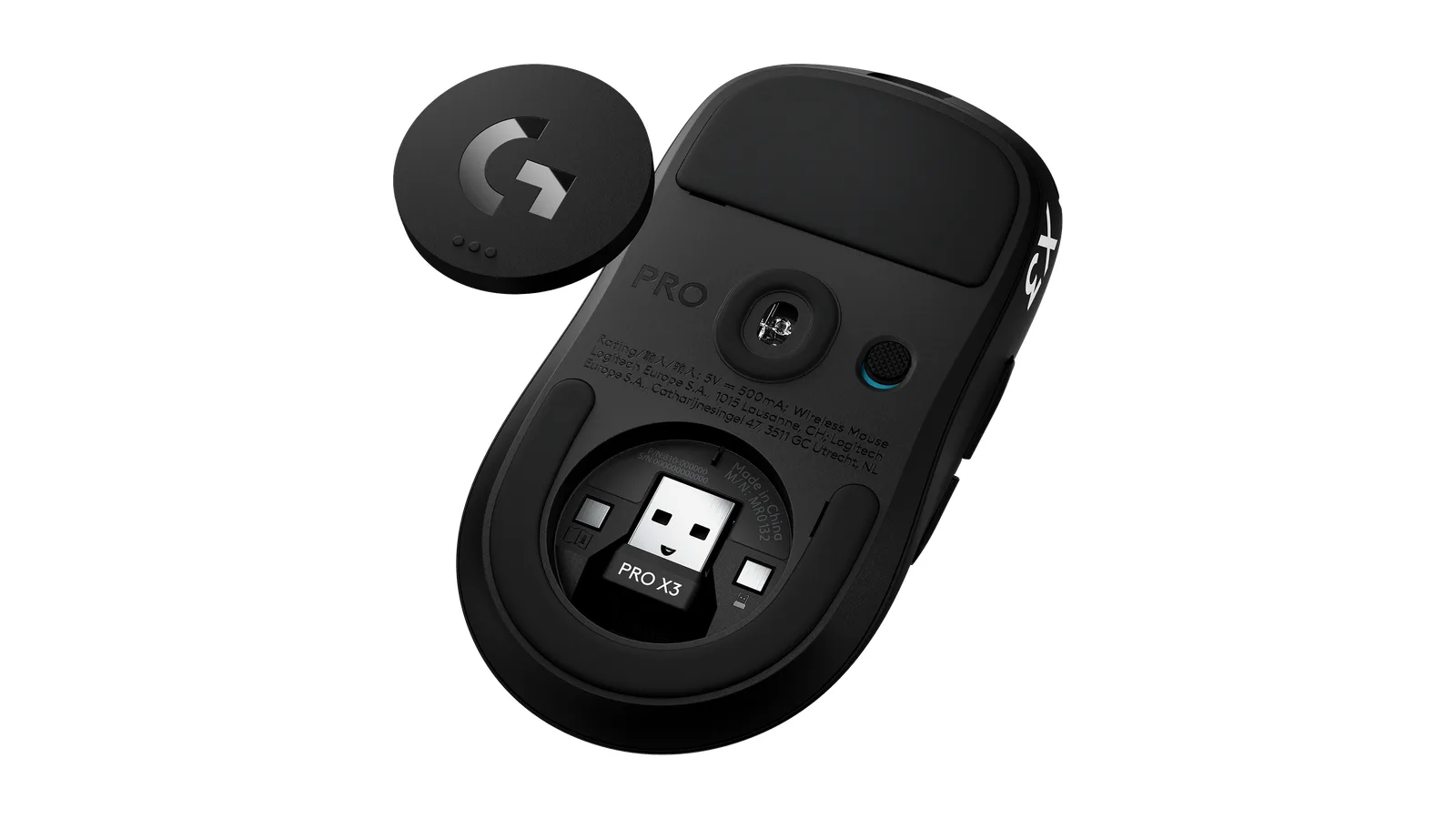 로지텍 G PRO X3 SUPERSTRIKE 마우스를 뒤집어 바닥 덮개를 연 모습, 안쪽 수납 공간에 USB 수신기가 들어 있다