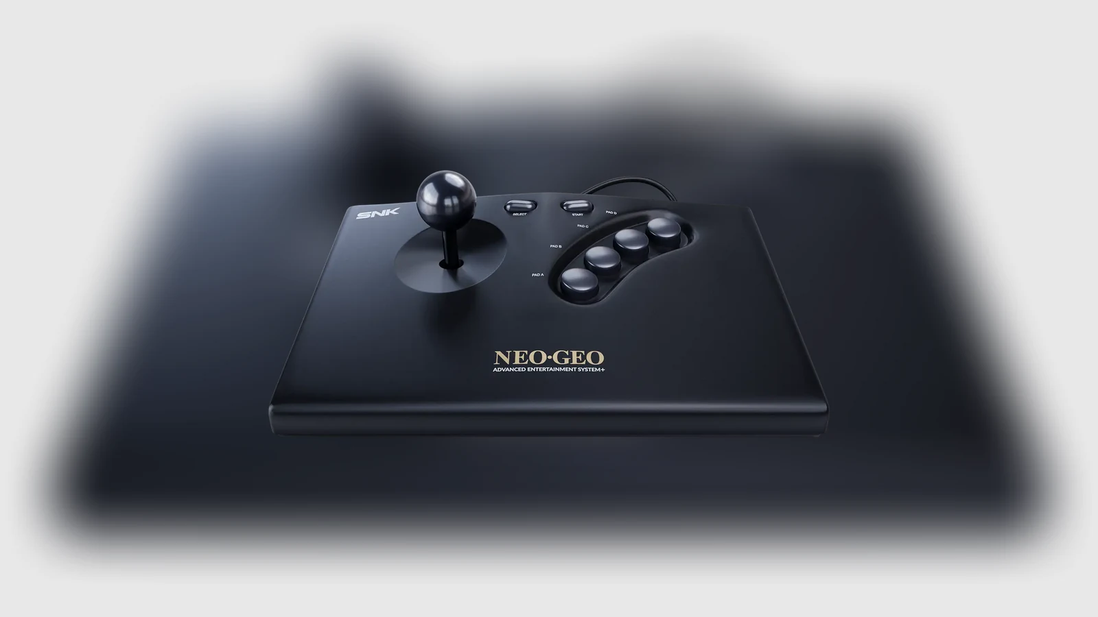 네오지오 AES+ 전용 유선 아케이드 스틱 사진, 검은색 볼조이스틱과 4버튼×2열 배치, NEO GEO 로고가 새겨져 있다