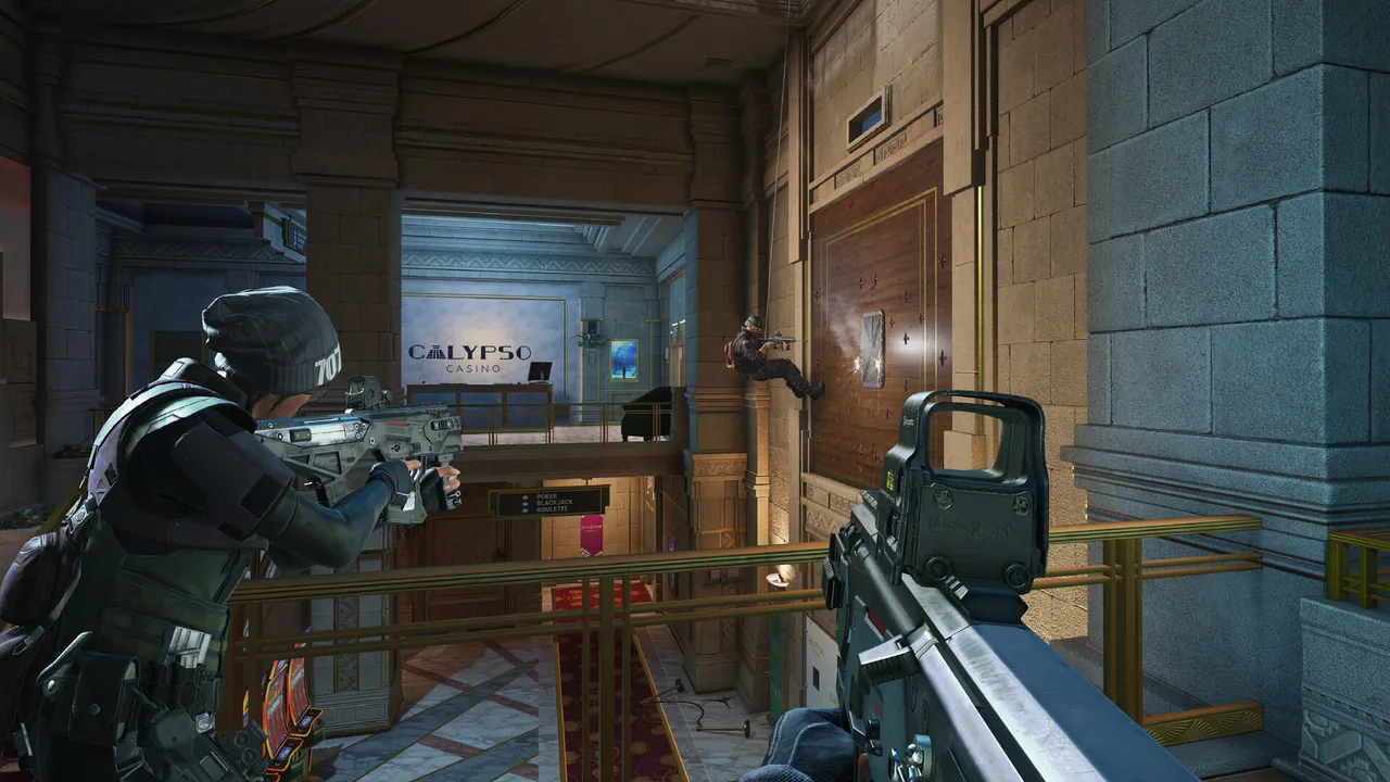 레인보우 식스 시즈 게임 화면, 카지노 로비에서 공격팀과 수비팀이 교전을 벌이는 장면